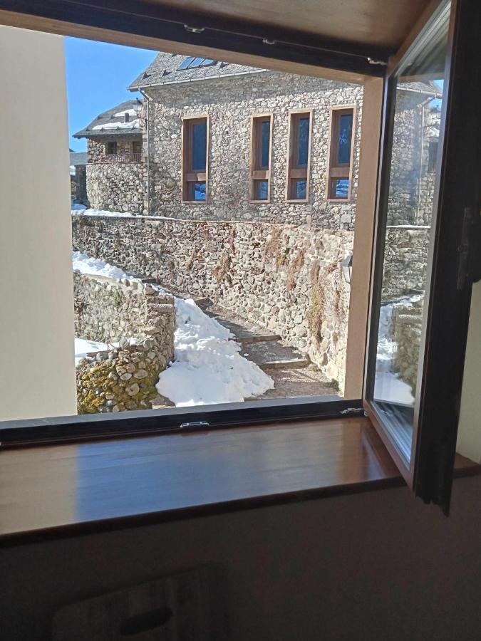 Casitas En Sallent En El Centro Villa Sallent De Gallego Exterior photo